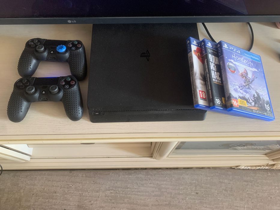 PlayStation  slim 1tb
