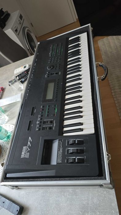 Yamaha sy77  profesional