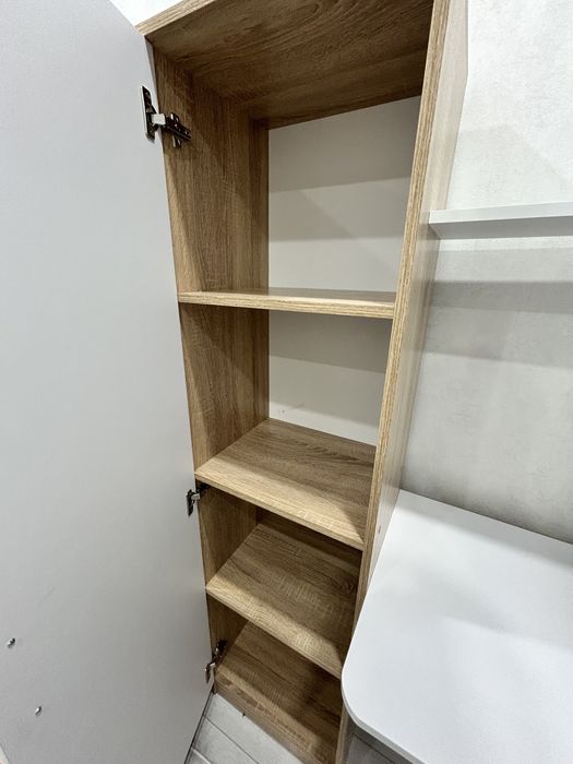 Рабочий стол со шкафом