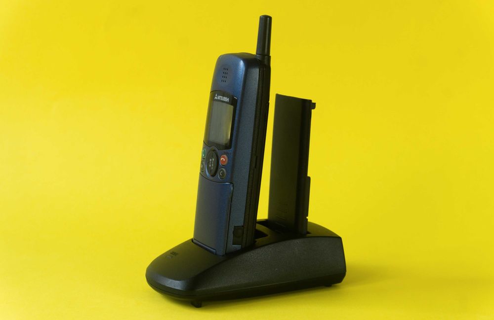 Mitsubishi MT36 X – Telefon clasic cu Dock - Made in France