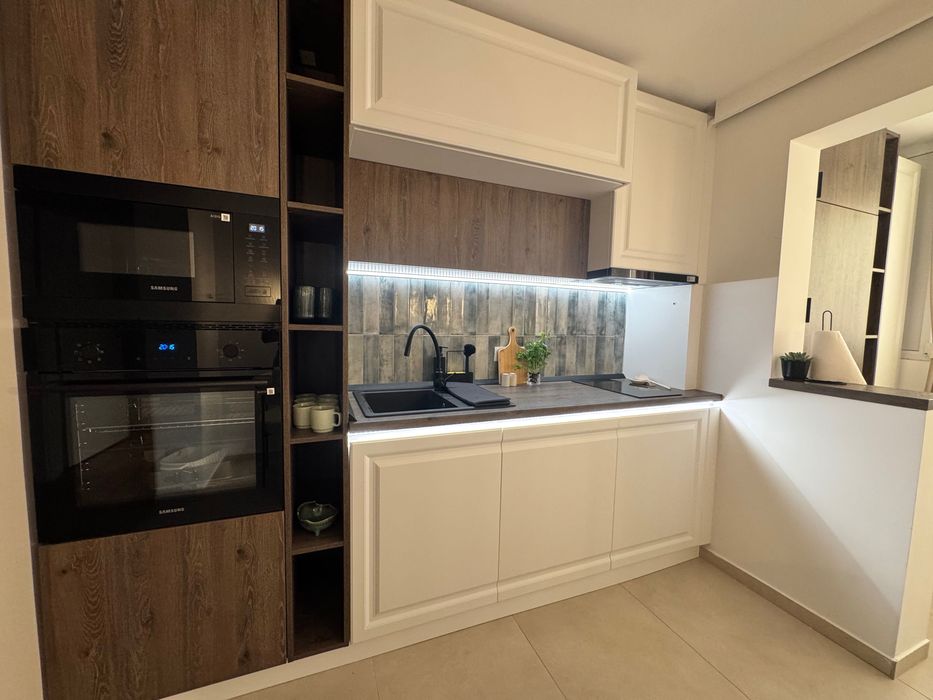 Apartament complet mobilat și utilat pentru perioade începând de la 2 săptămâni și până la 6 luni, cu contract de închiriere