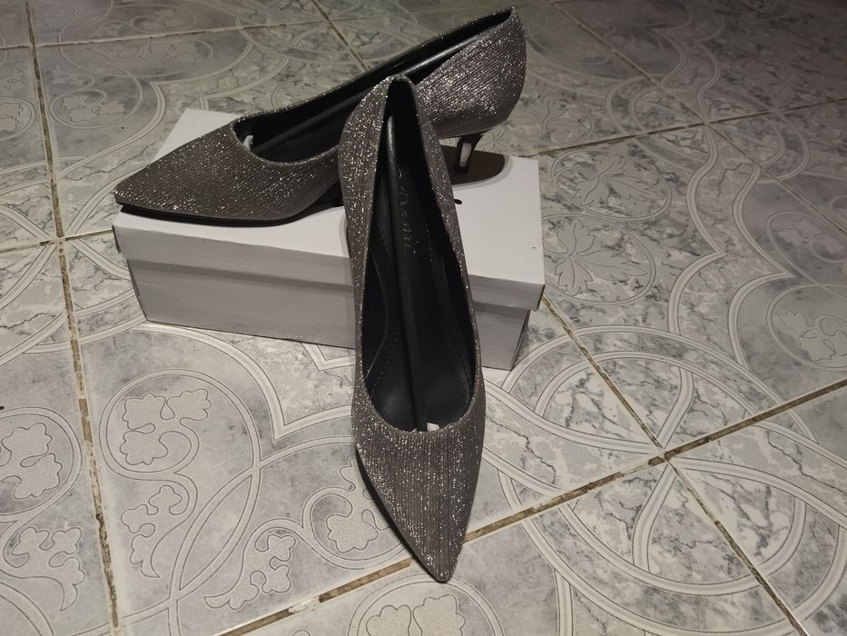Pantofi stiletto