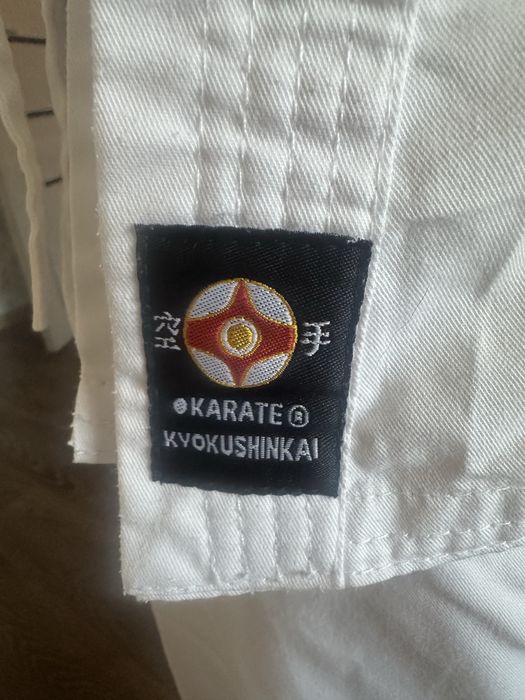 Продам кимоно белое для каратэ