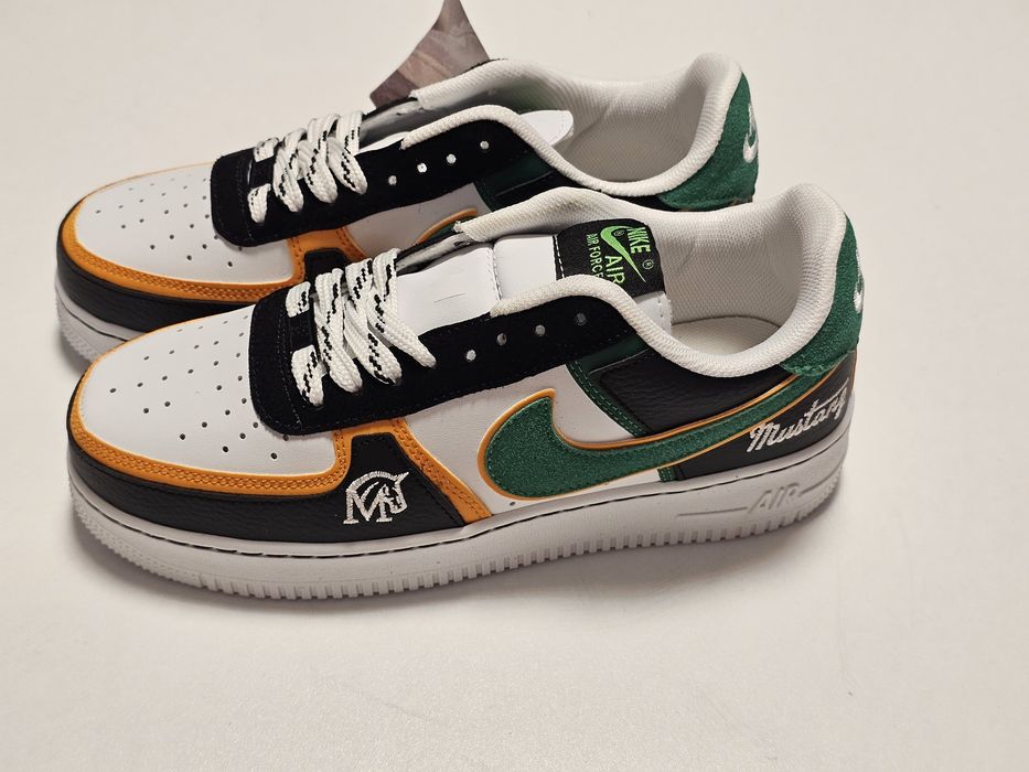 Adidași nike mustang