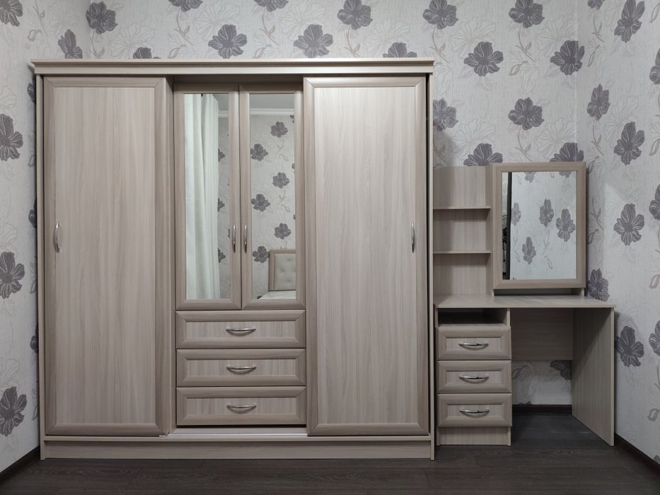 Спальный гарнитур