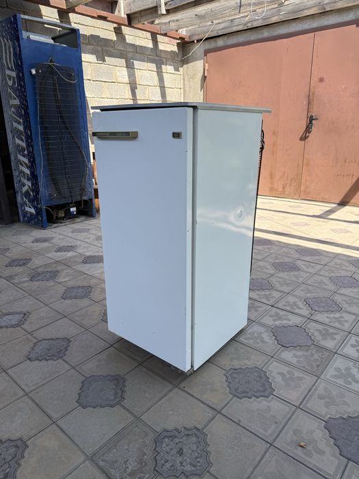 Холодильник продается