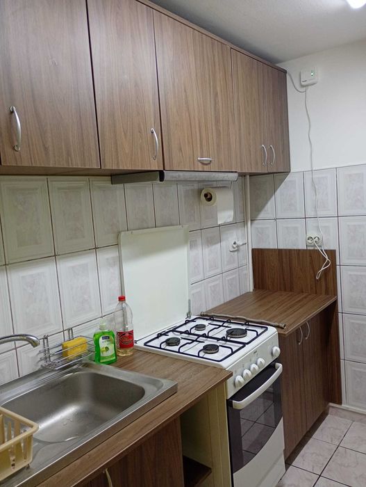 Inchiriez garsoniera