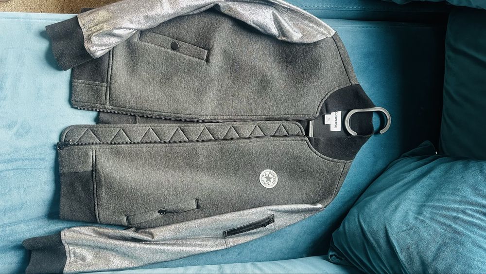 Ново яке- суичър Converse