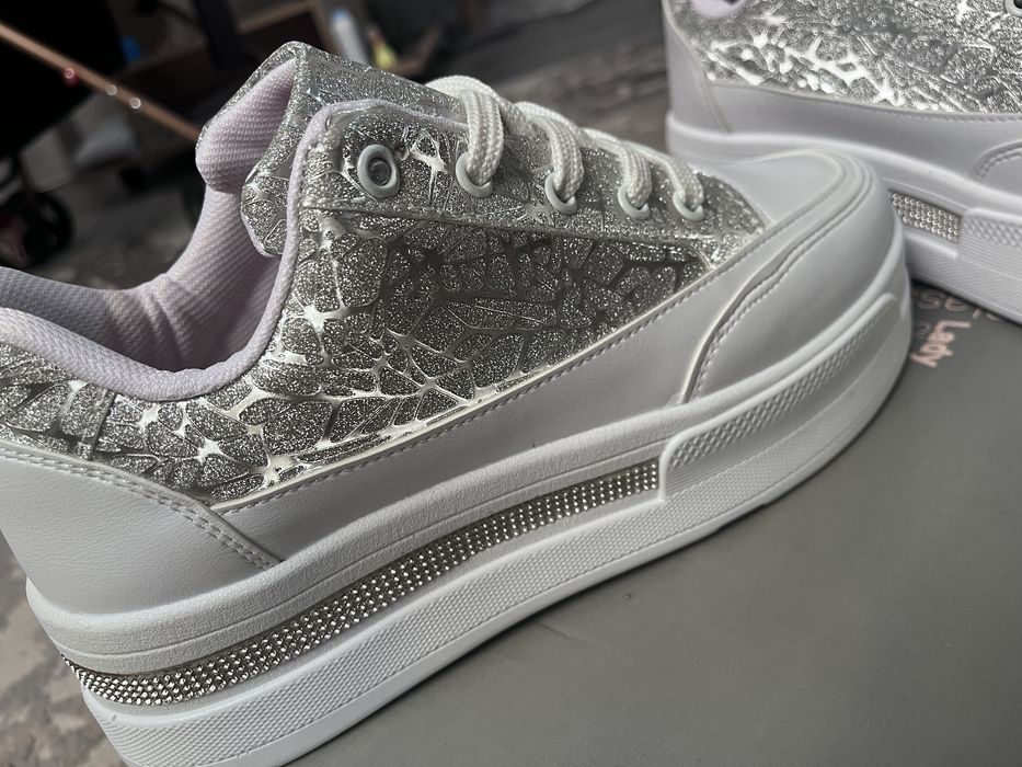 Adidasi dama cu talpa inalta si pietricele