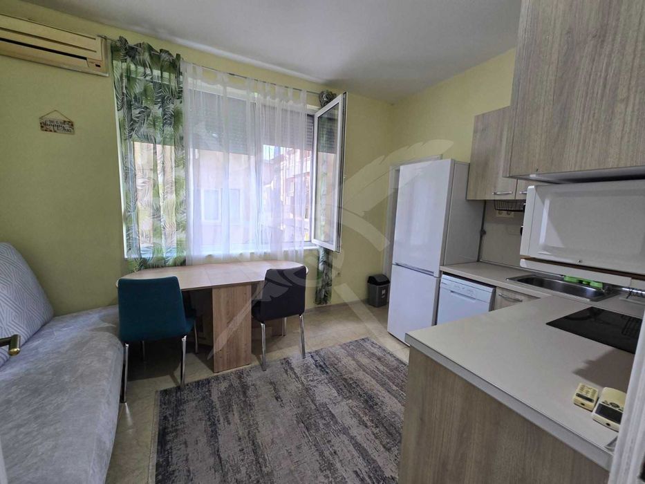 Дава се под наем Тристаен апартамент в Бургас, Център - 60 кв.м за 698.19 € - Снимка #5