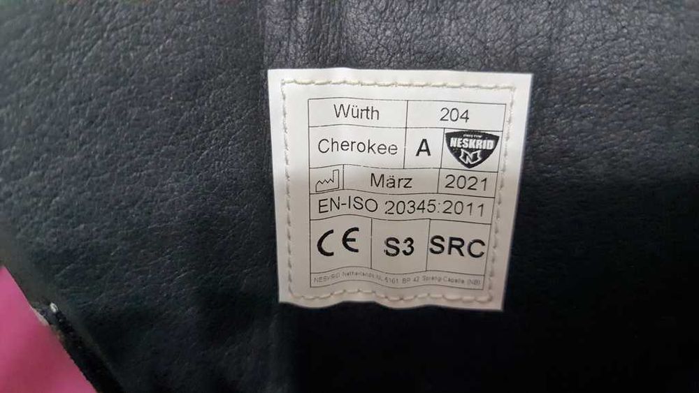 Ghete premium piele S3 SRC de la Neskrid Cherokee gen Uvex marimea 47