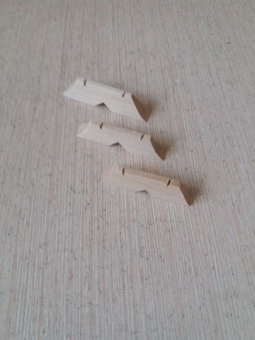 Тиек и струна на домбру