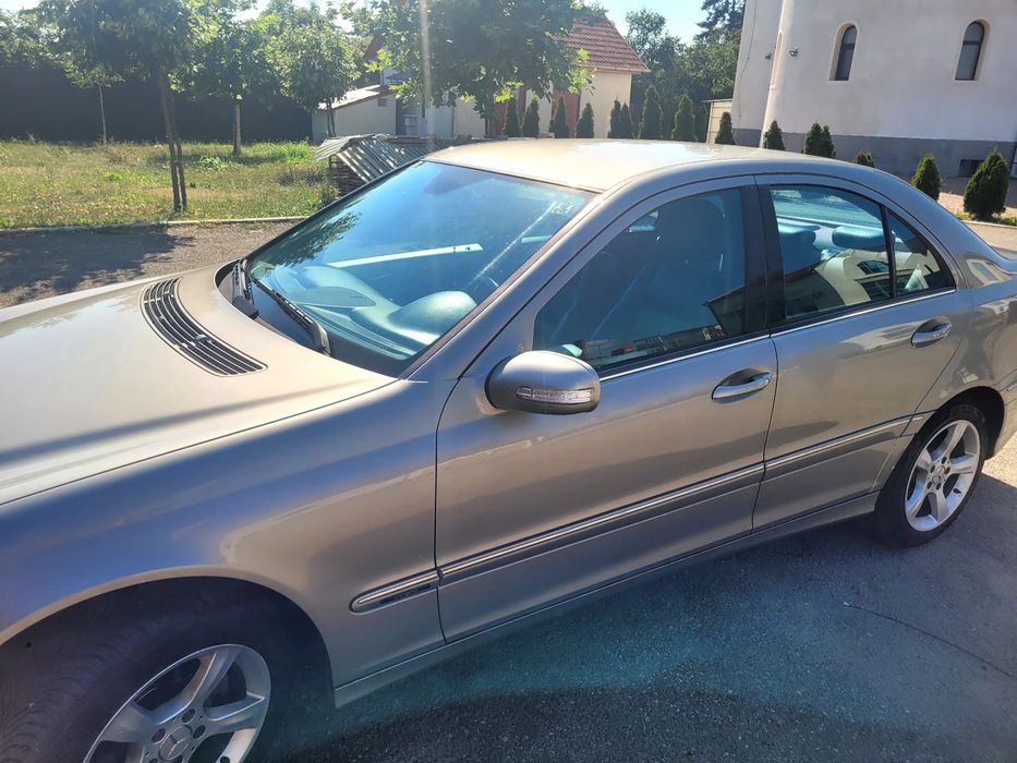 Mercedes-Benz C220 w203 2.2