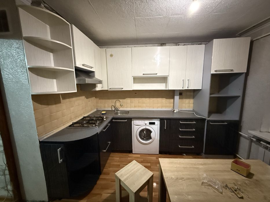 Продам кухню самовывоз!