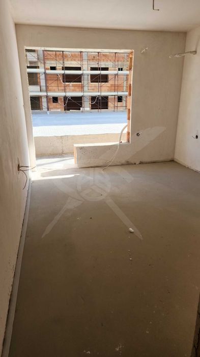 Продава се Тристаен апартамент в Варна, Победа - 104 кв.м за 1279 €/кв.м - Снимка #1