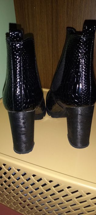 Полусапожки женские.