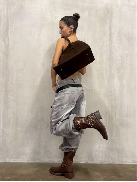 Стильные сапоги-чопперы