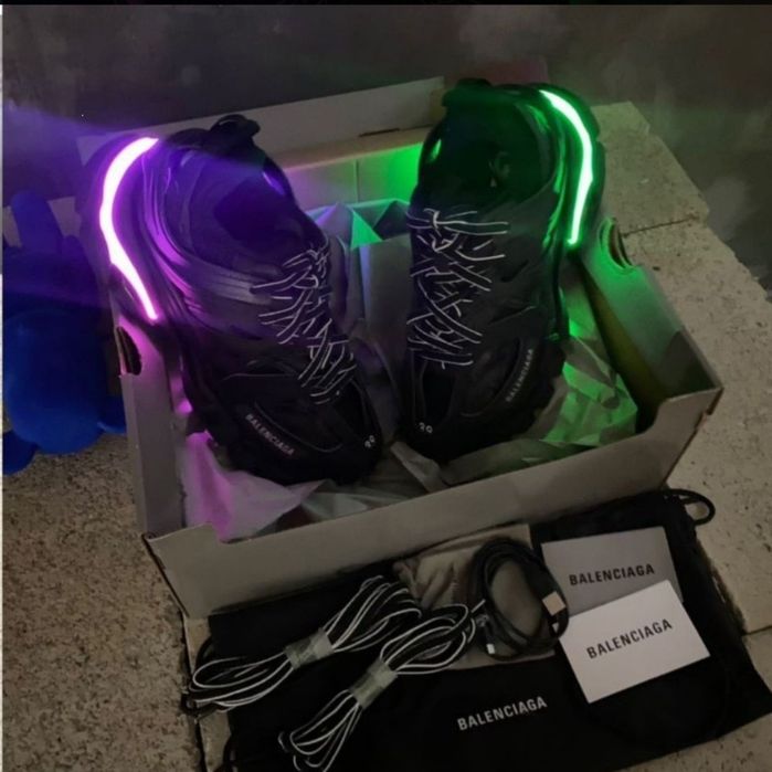 Vând adidași Balenciaga Track cu led/fara