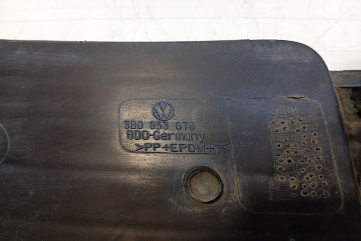 Grila bara fata 3B0853678 Volkswagen VW Passat B5