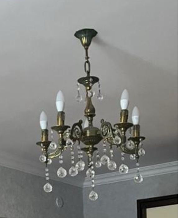 Продам люстру в хорошем состоянии