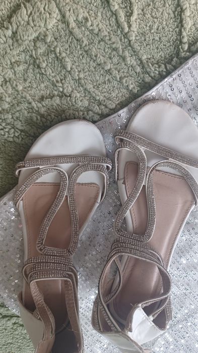 бяла блуца с пайети размер XL + дамски сандали с камъни  номер 39