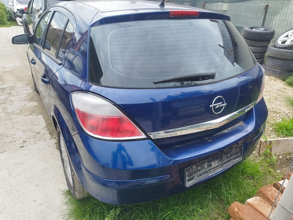 Bara fata far capota Opel Astra H 1.7 dezmembrez dezmembrari piese