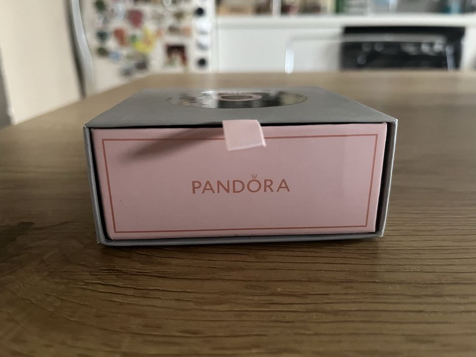 Гривна на Pandora