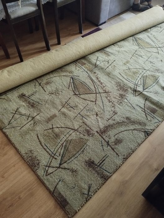 Продам палас. В хорошем состоянии.