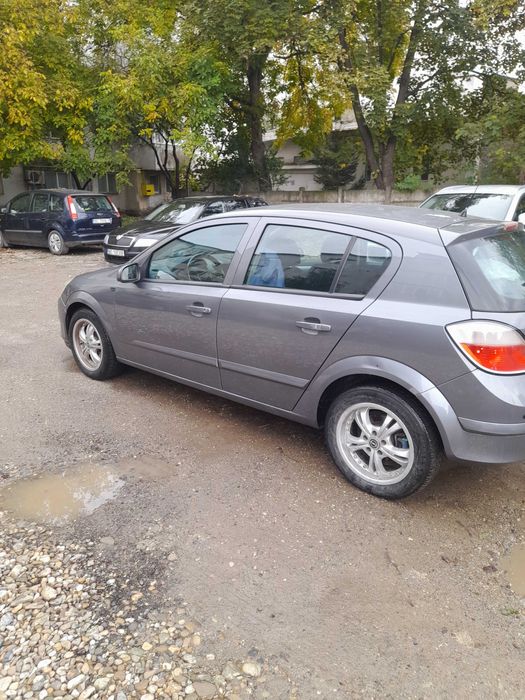 Opel  astra  H  1,7  2005