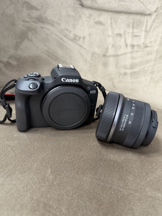 Безогледален Фотоапарт Canon EOS r-100+rf-s18-45