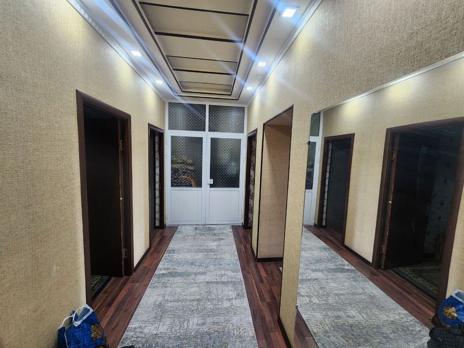 Yangi g‘ishtli uyda 3 xonali kvartira sotiladi (101 m²)