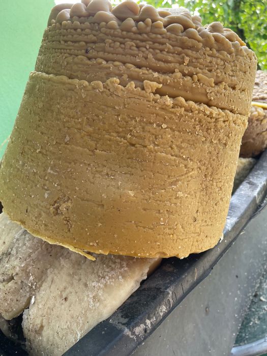 Vând ceară de albine