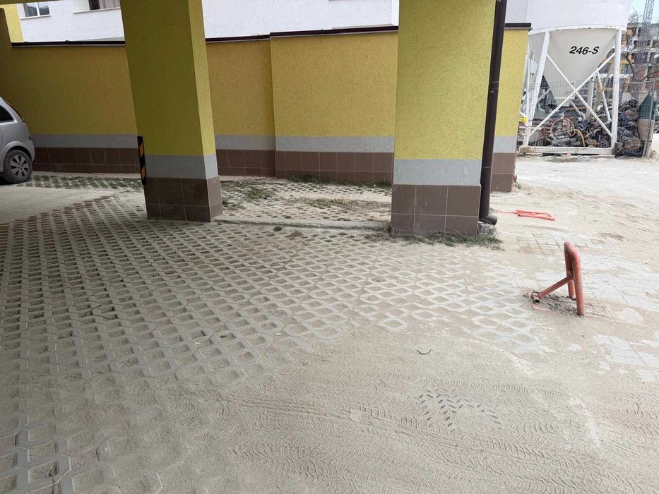 Паркомясто под наем в Левски до Терапията