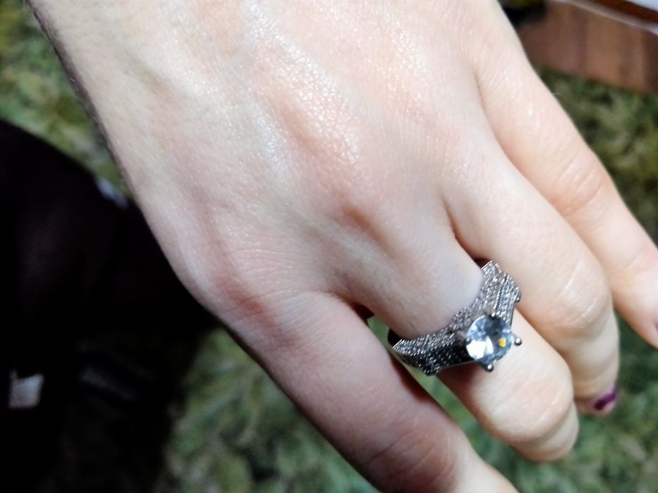 Продаю кольцо серебро 925 проба