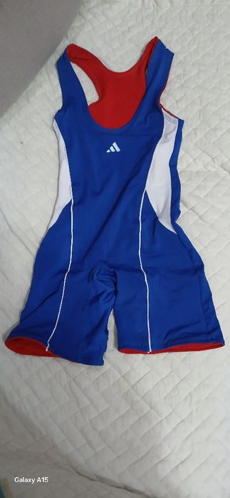 Костюм, нательник и барцовки для борьбы