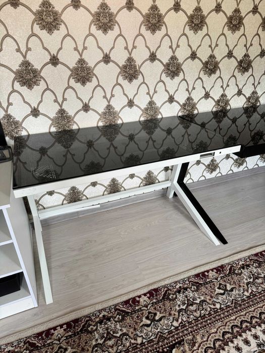 Компьютерный стол (Комп в столе)