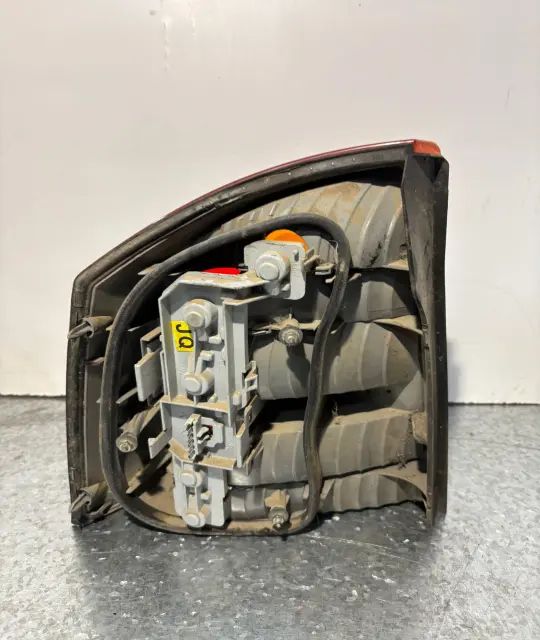 Lampa / Tripla stop dreapta pe aripa Opel Vectra 2005