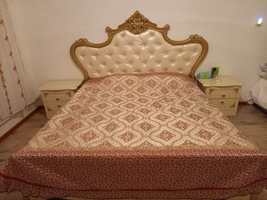 Продам спальный гарнитур