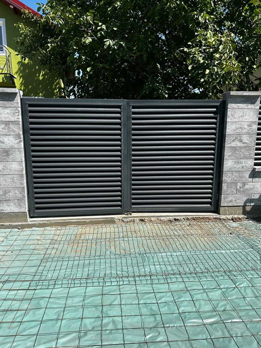 Garduri si porti stil jaluzea, sipca metalica, tabla cutata