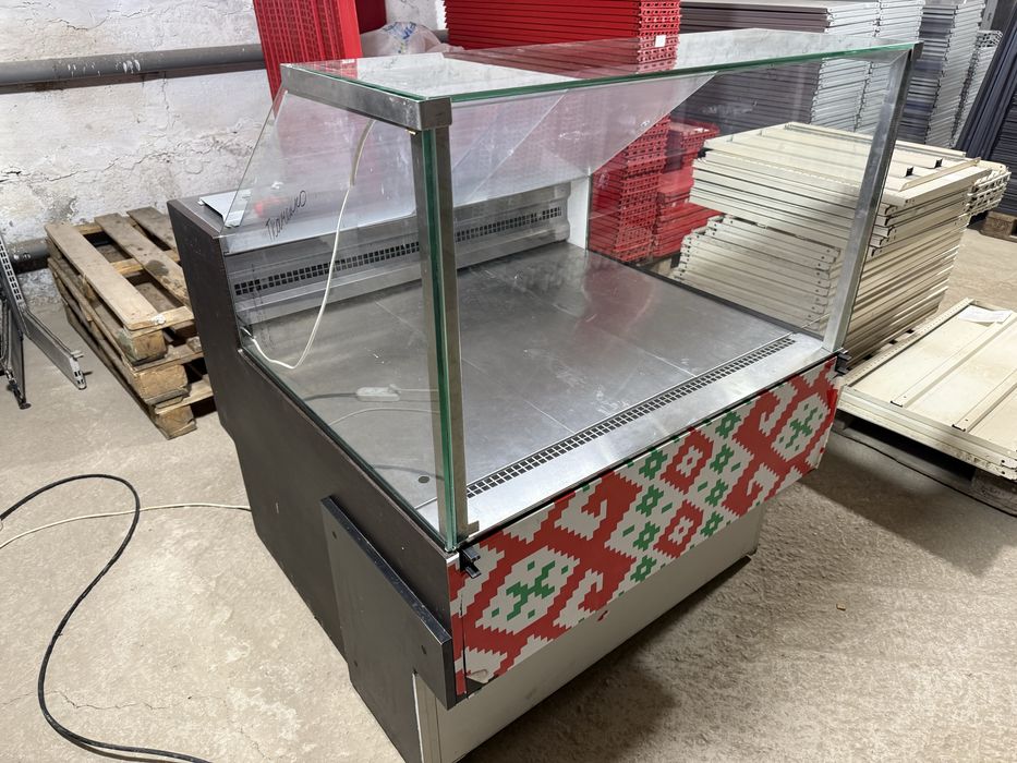 Витрина холодильная универсальная б/у