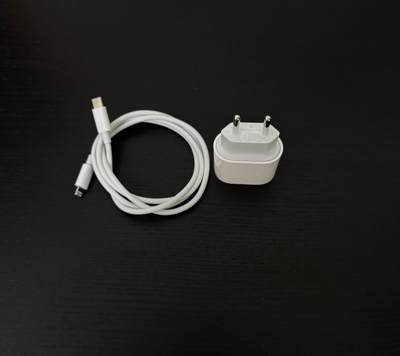 Apple -  Incarcator + Cablu