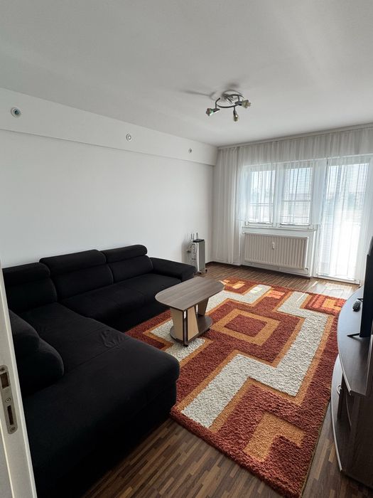 Inchiriez apartament spatios in zona centrala