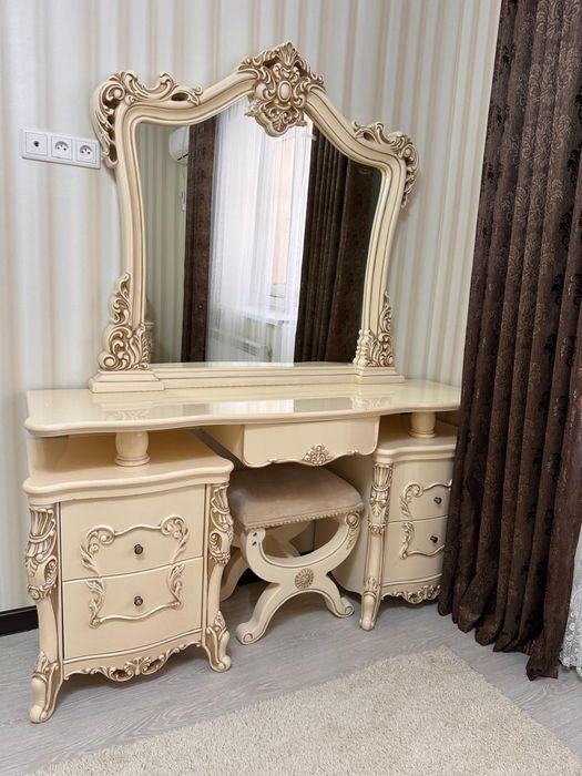 Продам б/у спальную мебель