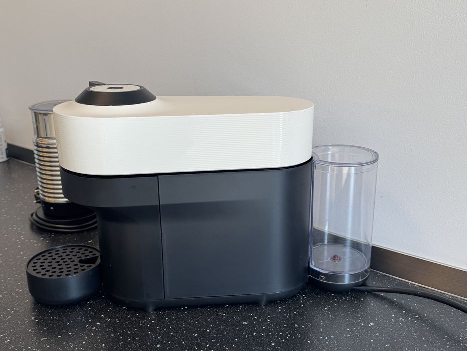 Aparat Cafea Nespresso Vertuo + Aeroccino 4