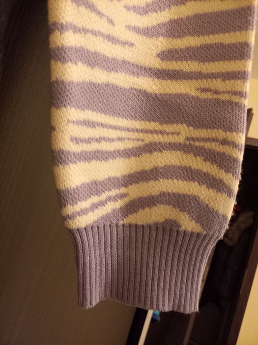 Дамски блузи и пуловери