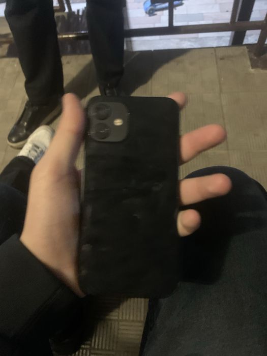 Айфон 12 срочно продам
