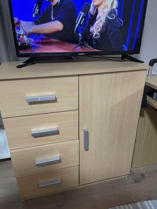 Dulap  pentru depozitare si tv