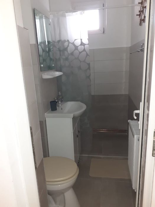 Inchiriez apartament 2 camere