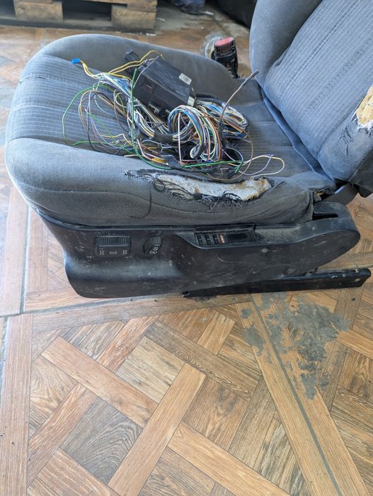 Электросидения от БМВ е34