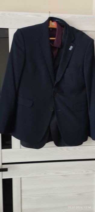 рубашки  50-52 размеры Б/У, пиджаки